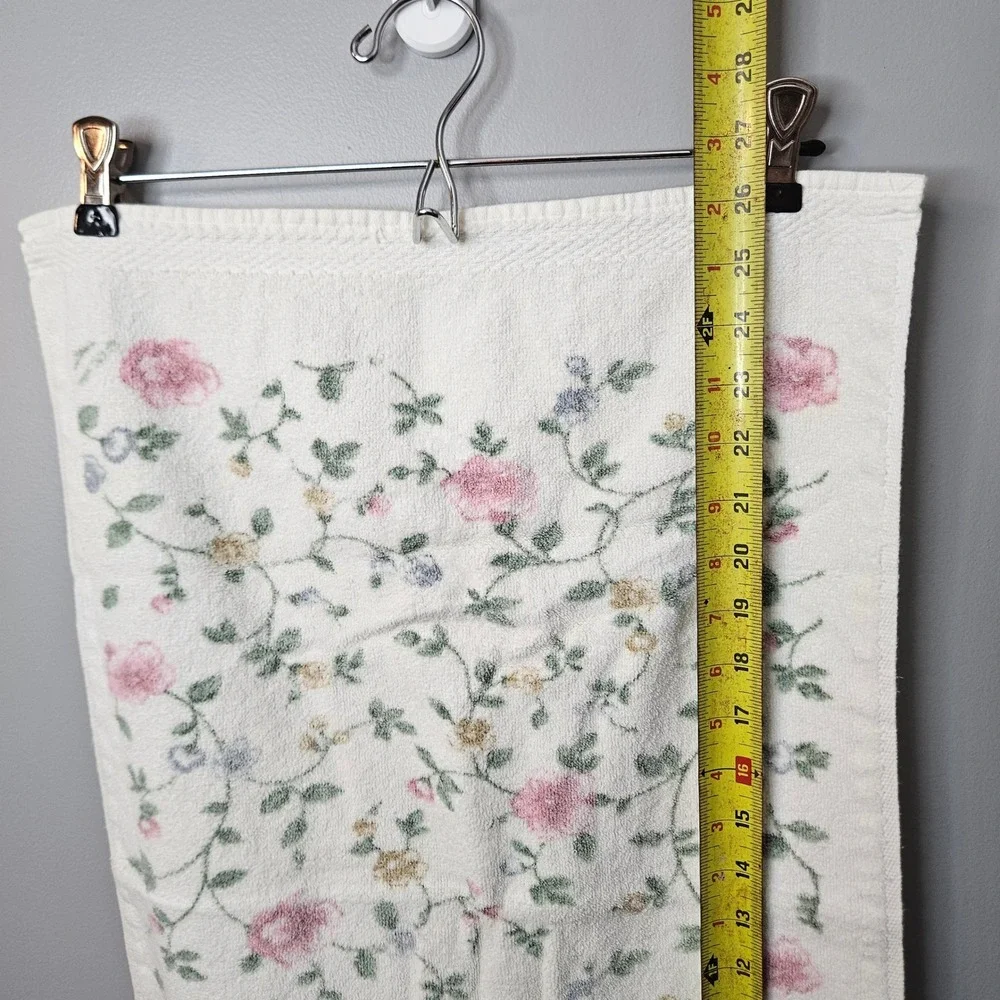 Vtg Cambridge Floral Hand Towel Cream Pink Rose Vine Cotton Made in Canada 16x26